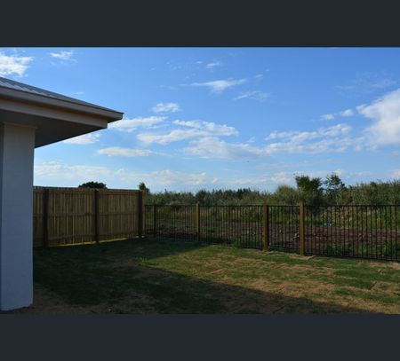 1/33 Mia Street, Wyreema, Qld 4352 - Photo 2