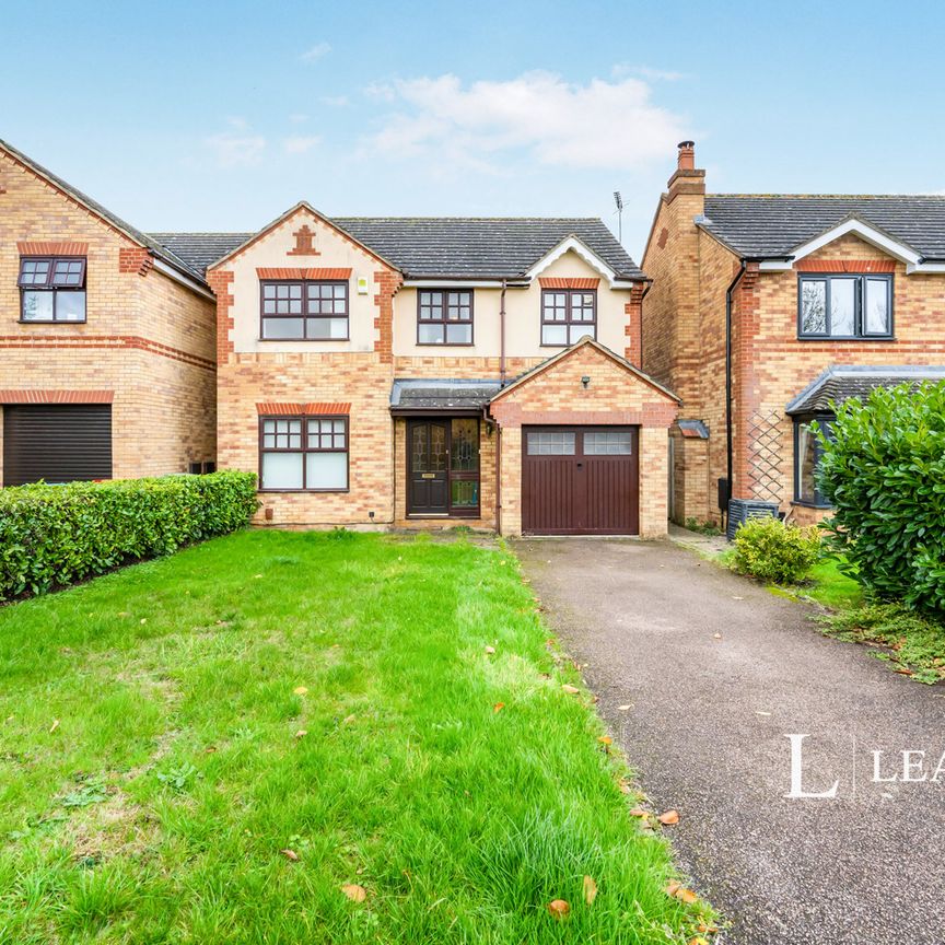 4 bedroom property to rent Beethoven Close, Old Farm Park, Milton Keynes, MK7 - Photo 2