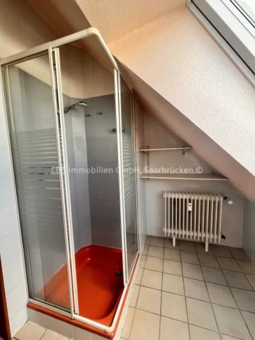 Zentrumsnahe 2 ZKB Dachgeschosswohnung in Homburg - Foto 2