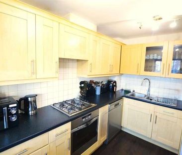 Broomfield Gate, Slough, SL2 - Photo 4