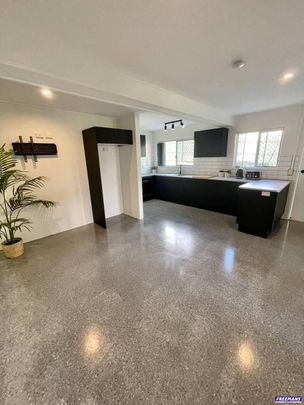 Beautiful Renovated Unit in Great Location - Photo 1