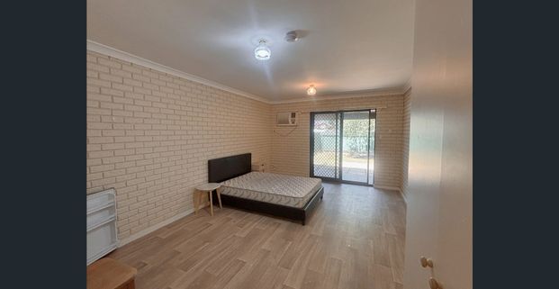 One Bedroom Furnished Unit - Photo 1