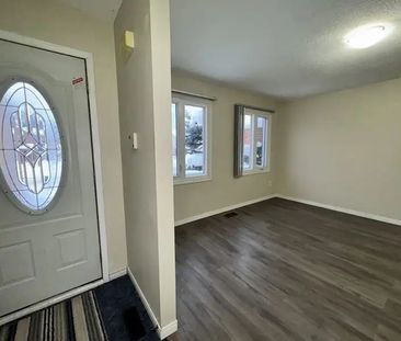 For Lease - 51 Mcdougall Drive Unit# UPPER, Barrie, Ontario - Photo 2