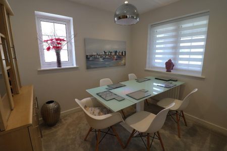 4 bedroom detached house to rent - Photo 5