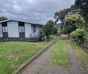 Fully fenced tidy sunny 3 bedroom home - Photo 4