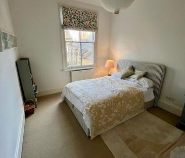 Spacious Double Room close to Battersea Park- Available from Nov 3 - Photo 3