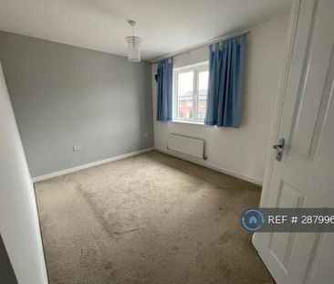 3 bedroom semi-detached house to rent - Photo 2