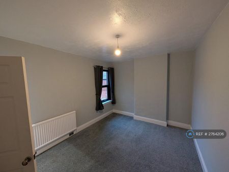 3 bedroom flat to rent - Photo 5