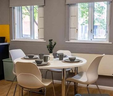 1 bedroom in a flat share to rent - Photo 1