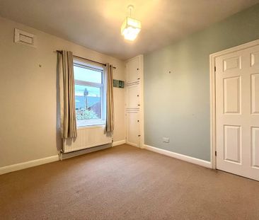 2 bedroom semi-detached house to rent - Photo 5