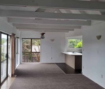 Three bedroom home in Dinsdale - Photo 5