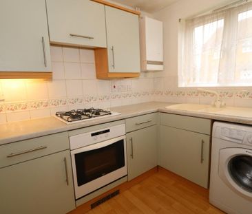 3 bedroom terraced house to rent - Photo 2
