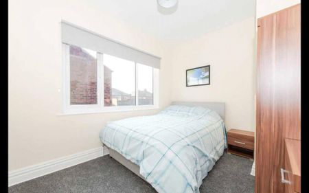 1 bedroom property to rent - Photo 2
