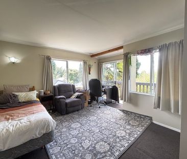 Peaceful Botanical - Photo 1