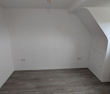 Klein aber fein; teilsanierte Single-Wohnung im DG - Photo 1