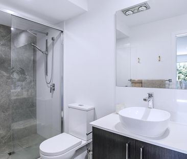 STUNNING TRI-LEVEL TOWNHOUSE - Photo 1