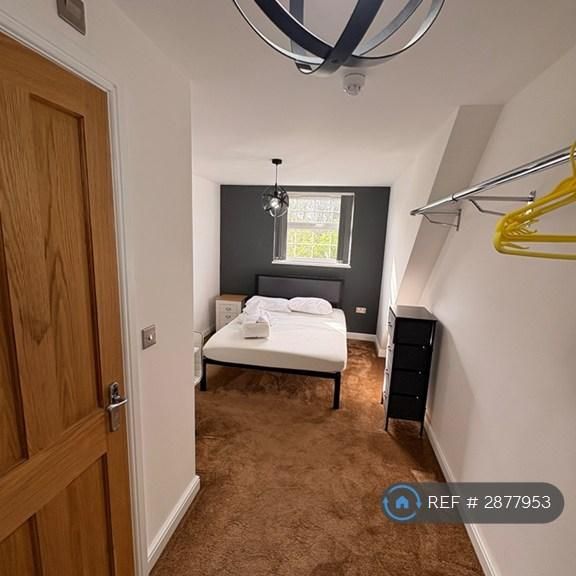 1 bedroom in a house share to rent - Photo 1