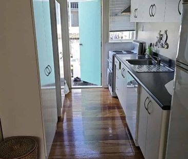 2-Bedroom Unit in Remuera - Photo 2
