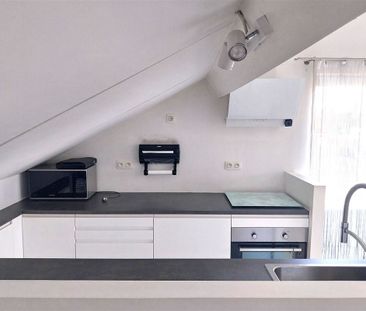 TE HUUR: Gemeubeld dakappartement met 2 slaapkamers te Heusden! - Foto 2