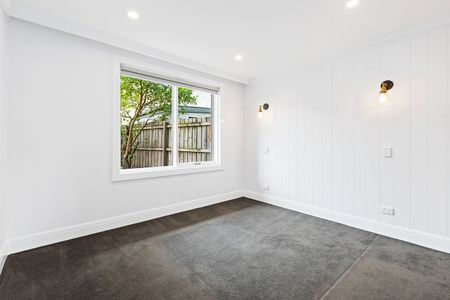 Newly Renovated Ground Floor Apartment with Exceptional Outdoor Space - Photo 2