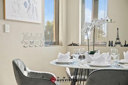 $1000/w Luxurious 2-story Family Home in Belmont - Photo 3