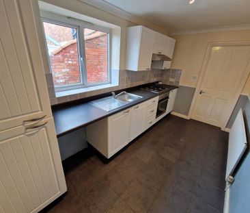 3 bedroom terraced house to rent - Photo 6