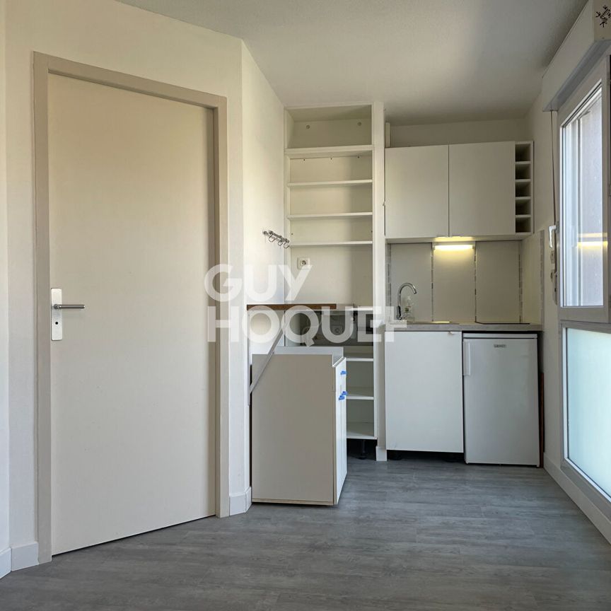 AU PIED DES FACULTES / STUDIO AVEC PARKING - Photo 1