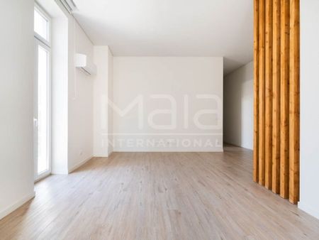 2 bedroom luxury Apartment for rent in Lisbon - Photo 2