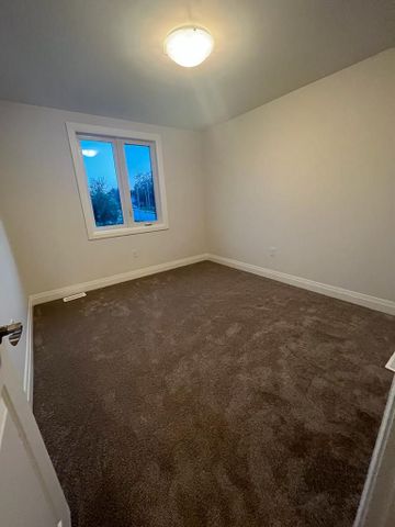 For Lease - 96 Belleview Drive, Kingsville, Ontario - Photo 4