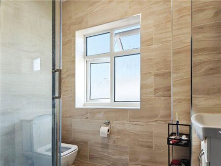 4 bedroom semi-detached house to rent - Photo 5