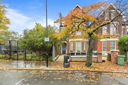 Minster Road, London - Photo 3