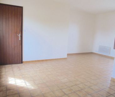 A LOUER APPARTEMENT DE TYPE 1 DE 27 M2 - SAINT ANDRE DE CUBZAC CENTRE - Photo 1