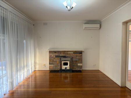 17 Austin Street, Bulleen - Photo 3