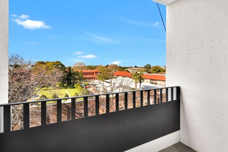 Stylish and light filled two bedroom two bathroom apartment with parking in Surry Hills Village - Photo 5