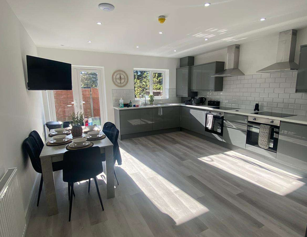 Kingsland Close Room 6 - Photo 1