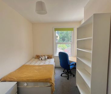 6 bedroom house to rent - Photo 3