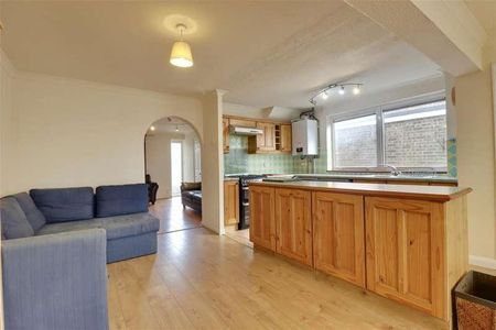 Kilmiston Drive, Fareham, PO16 - Photo 4