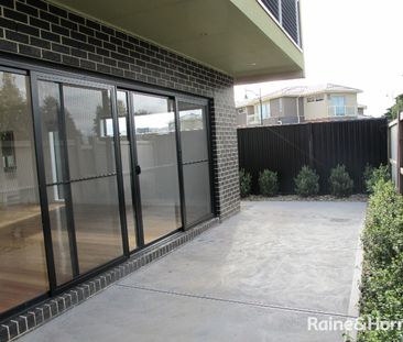 1/5-6 Chelsworth Place, Caroline Springs, VIC 3023 - Photo 3