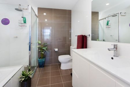 EXECUTIVE APARTMENT LIVING WITH OCEAN VIEWS!! - Photo 5