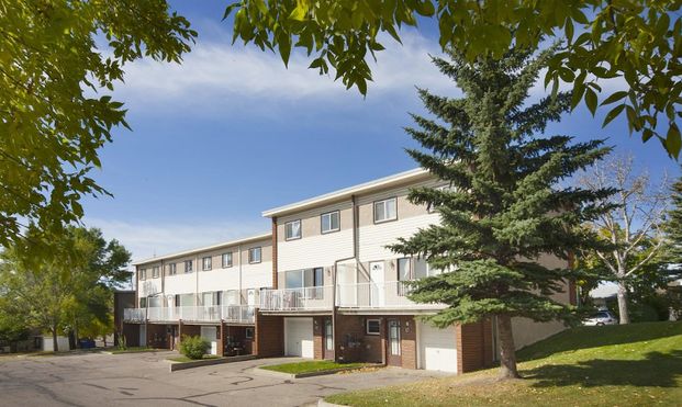 47 Cornell Road NW, Calgary - Photo 1