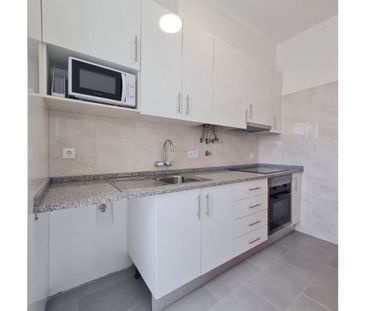 3 room luxury Apartment for rent in Cascais e Estoril, Portugal - Photo 4