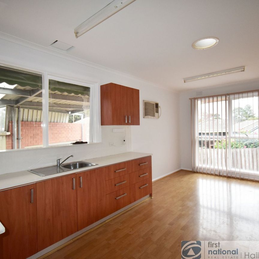 Perfect Family Home! - Photo 1