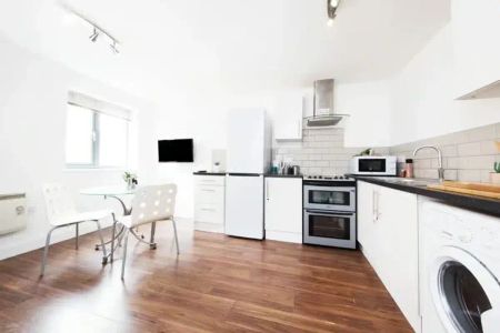 2 Bed Flat - Photo 5