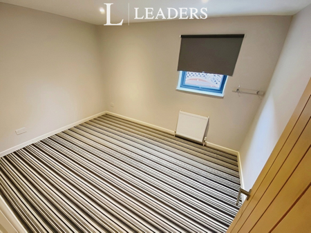 4 bedroom bungalow to rent - Photo 3