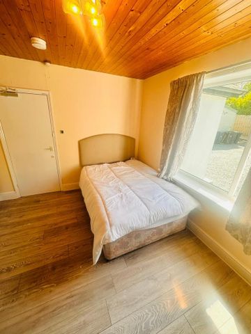 1 bedroom in a house share to rent - Photo 4