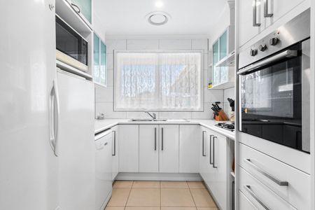 Great Family Home on a large block! - Photo 2