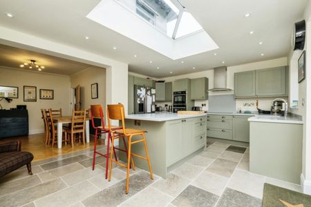 3 bedroom House To Let - Photo 5
