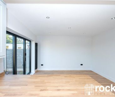 3 bedroom semi-detached house to rent - Photo 2