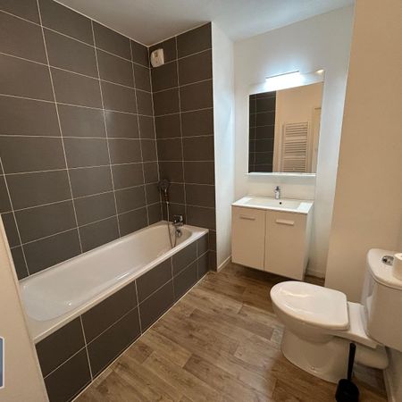 Location Appartement 2 pièces 43m² ST NAZAIRE 44600 - Photo 3