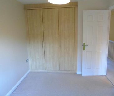 3 bedroom terraced house to rent - Photo 5
